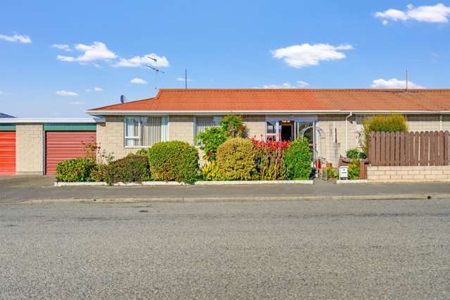 Low-Maintenance 2-Bedroom Flat in Allenton