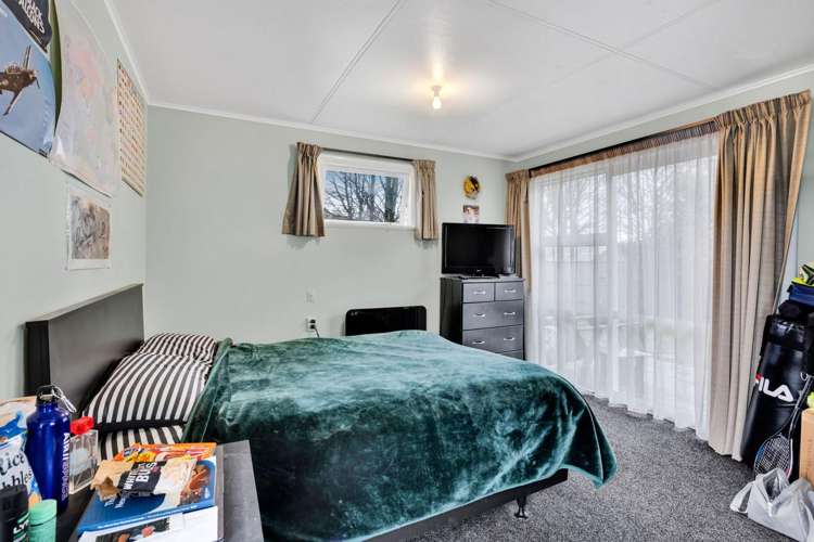 1156 East Road Toko_14