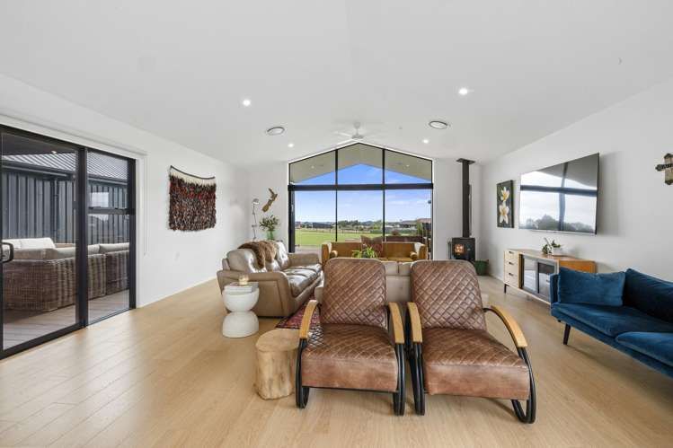 1506 Egmont Road Egmont Village_10