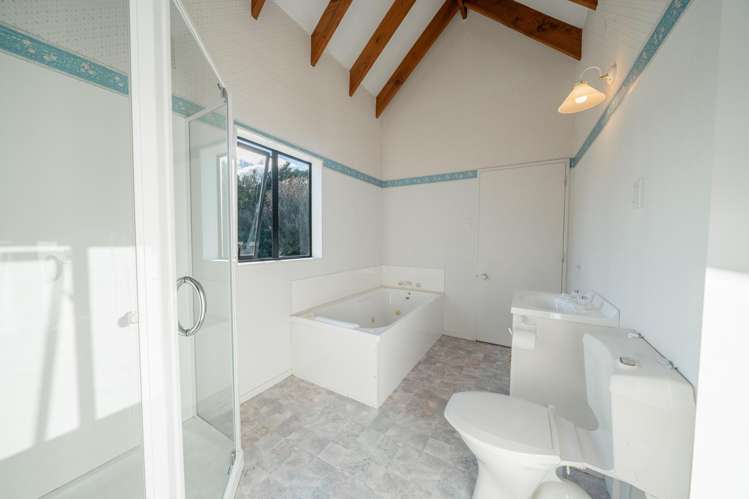 46 Awarua Road Otatara_19