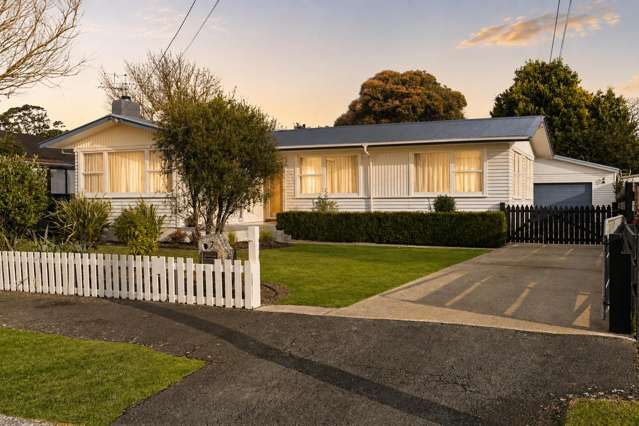 Flexible Family Living | Sunny Backyard