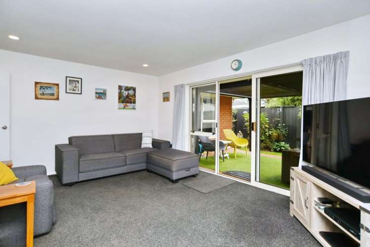 2/43 Kedleston Drive_5