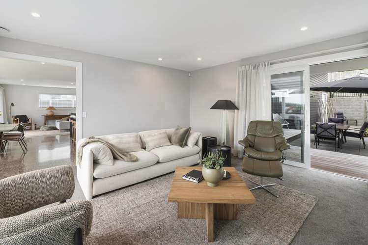 5 Azalea Lane Waipahihi_2