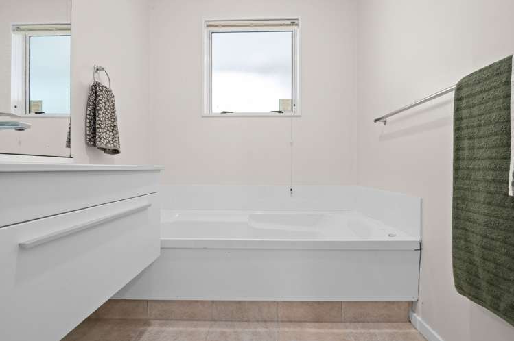 17 Olwyn Green Dinsdale_13