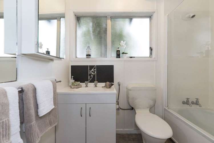 1/3 Thomas Avenue Te Atatu Peninsula_22