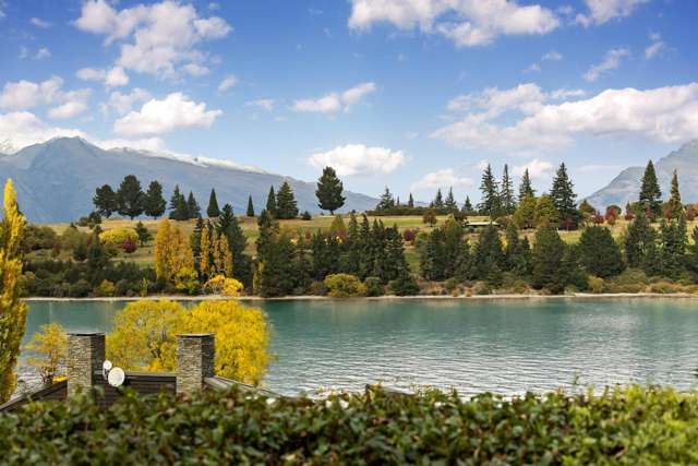 2/23 Adelaide Street Town Centre_3