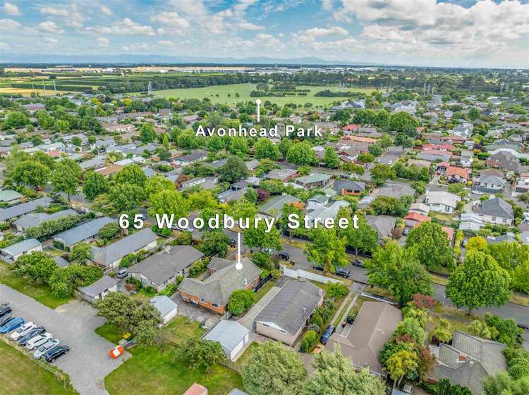 65 Woodbury Street Russley_19