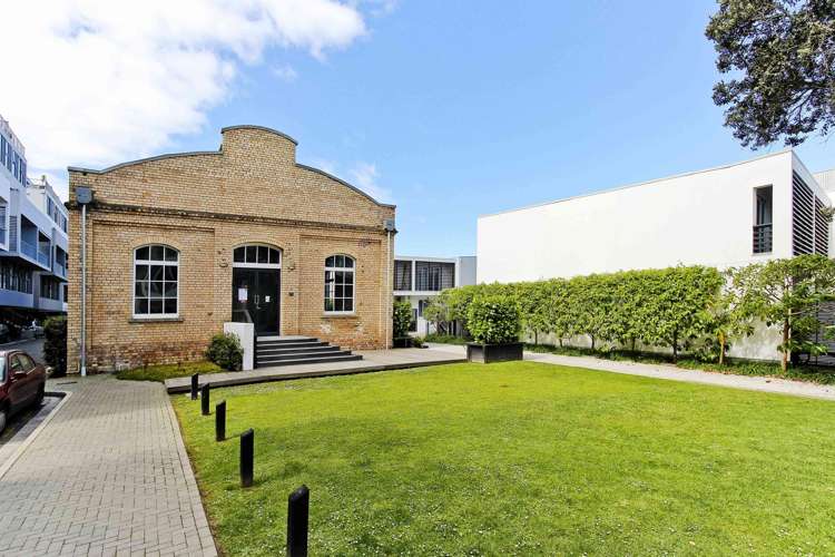 3B/10 Fisher-Point Drive Freemans Bay_24