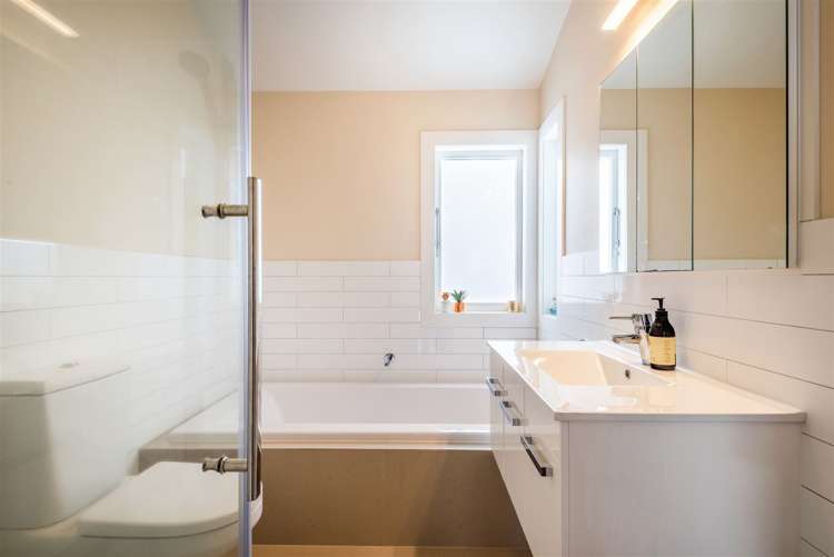 30 Old Lake Road Narrow Neck_17