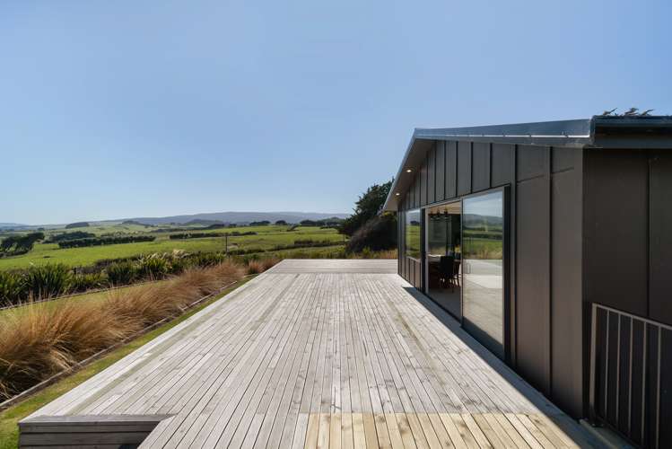 77 Tihaka Beach Road Riverton & Surrounds_23