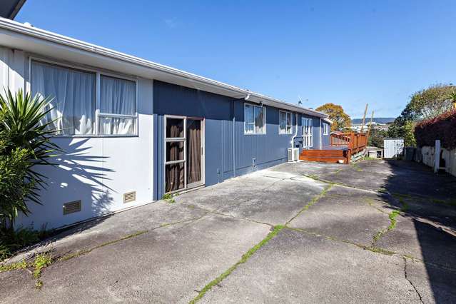 2/15 Seabar Place Glen Eden_1