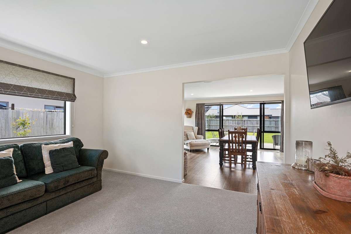 16 Memorial Crescent_3