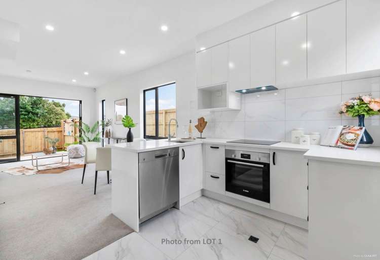 2/112 Moore Street Howick_11