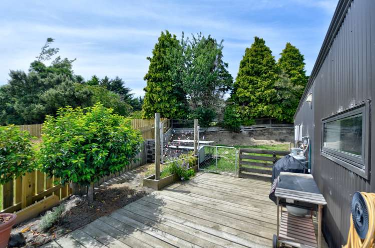 24 Walker Street Gore Surrounds_11