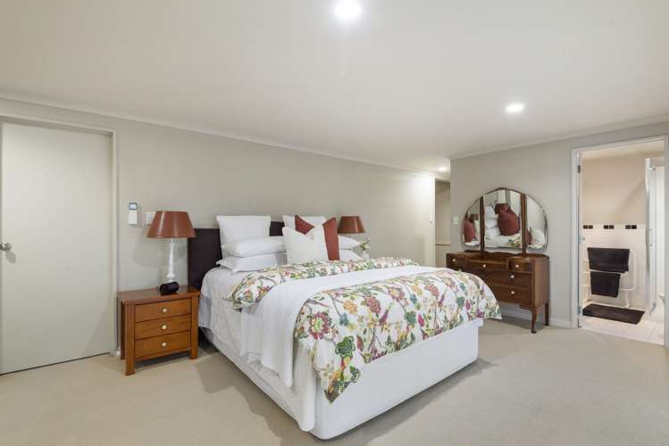 35 Onewa Road Northcote_19