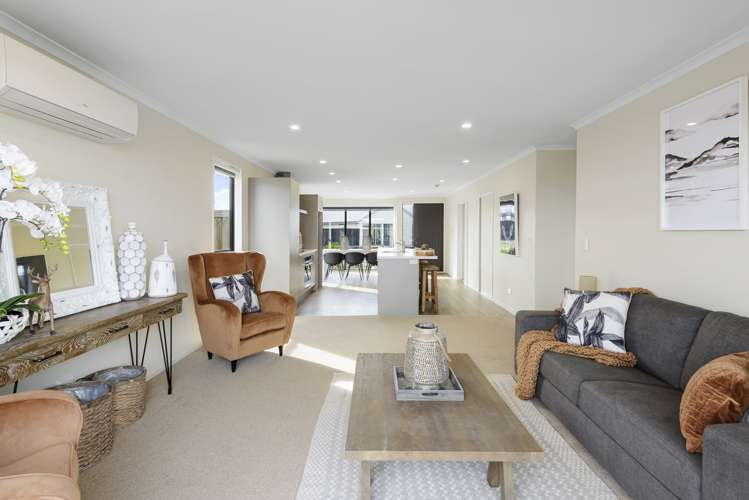 11 Tippet Crescent Wigram_8