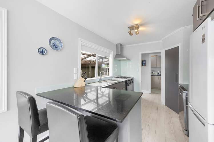 32 Taioma Crescent Te Atatu Peninsula_10