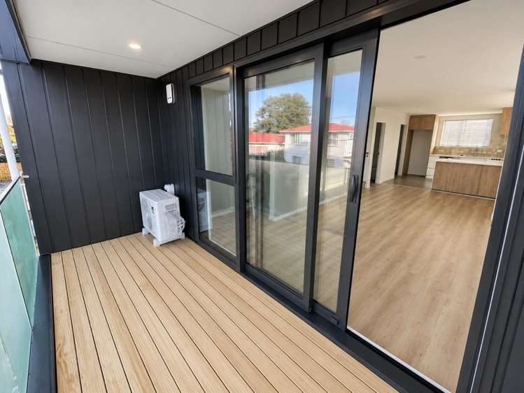 1/36 Longburn Road Henderson_8