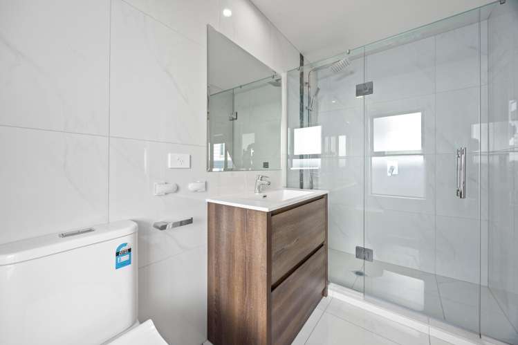 16 Lime Hill Rise Flat Bush_37