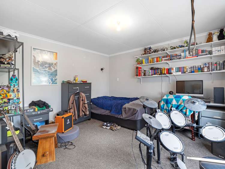 62 Halcolmbe Road Feilding_32