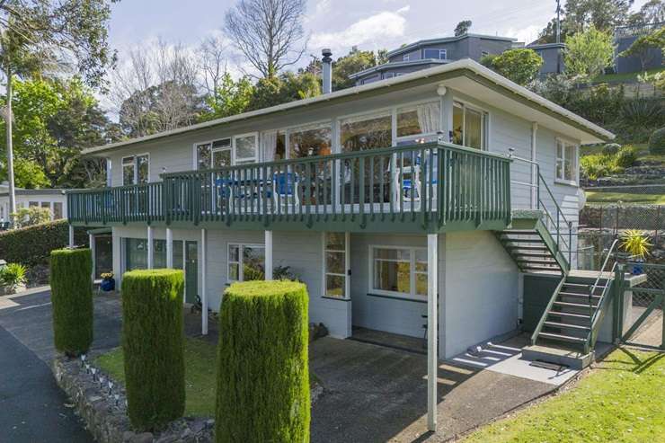 1A and 1B Bruce Street, in Whitianga, can be bought together or bought separately. Photo / Supplied