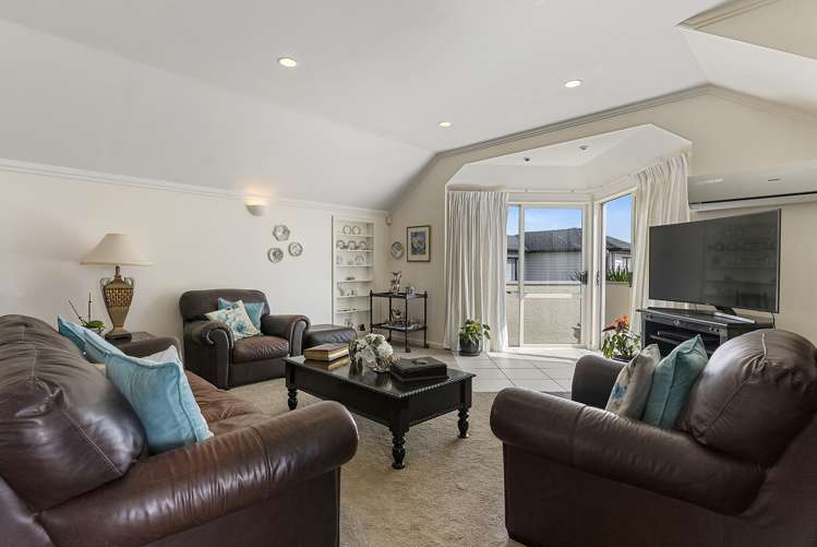 2/15 Bradbury Road Botany Downs_8