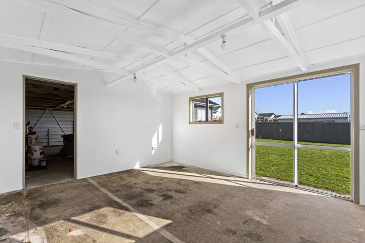 84 Glover Road Hawera_25
