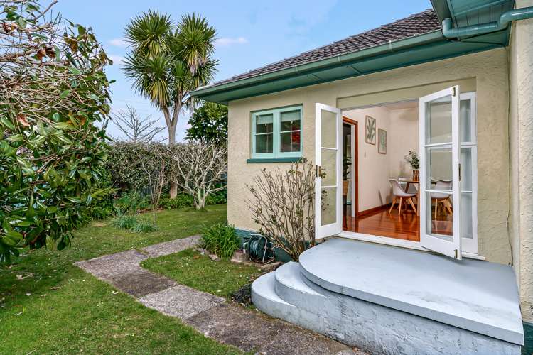 627 Grey Street Hamilton East_21