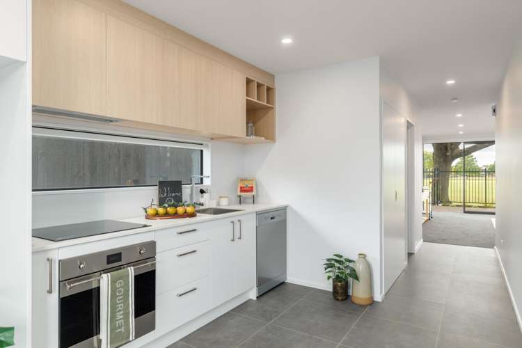 11 Malaga Crescent Harewood_6
