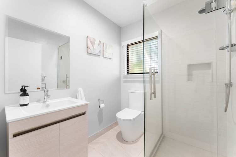 2/458 Beach Road Murrays Bay_13