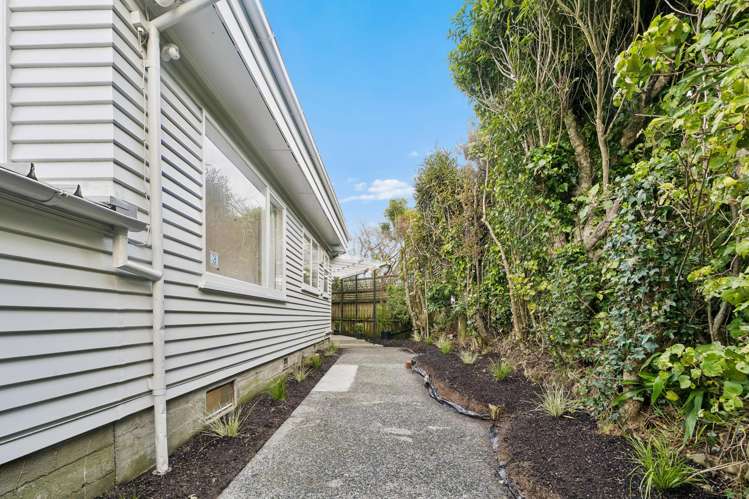 113 Messines Road Karori Central_23