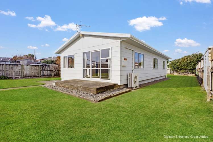 27A Tiverton Crescent Whalers Gate_2