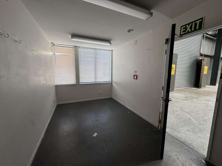 4/52 Jamaica Drive Grenada North_5