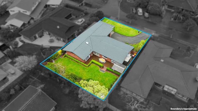 6 Camira Place Botany Downs_15