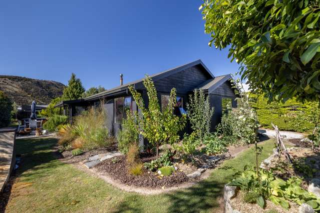 40 Mount Iron Drive Wanaka_1