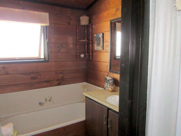 210 Reservoir Road Thames_12