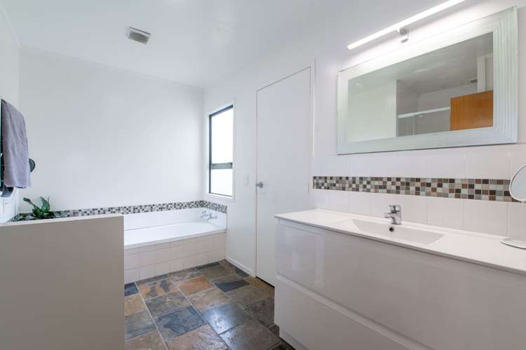 21 Kahurangi Drive Lynmore_10