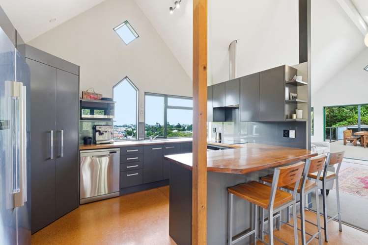 8 Wairere Road Bastia Hill_4