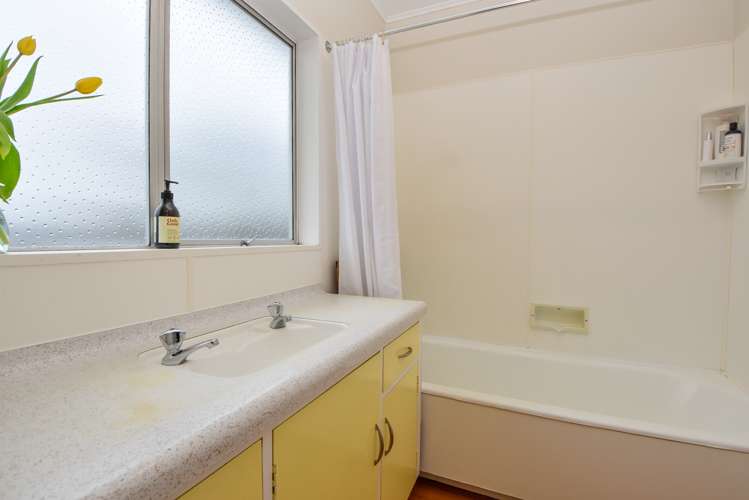 2 Fairbrother Street Carterton_15