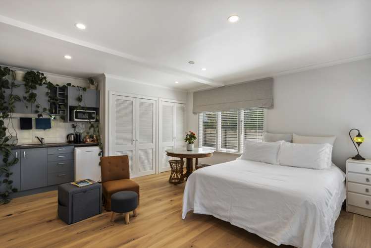 76 Alberton Avenue Mount Albert_18