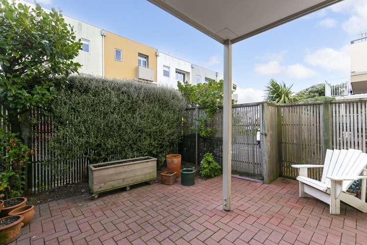 83/305 Evans Bay Parade Hataitai_15