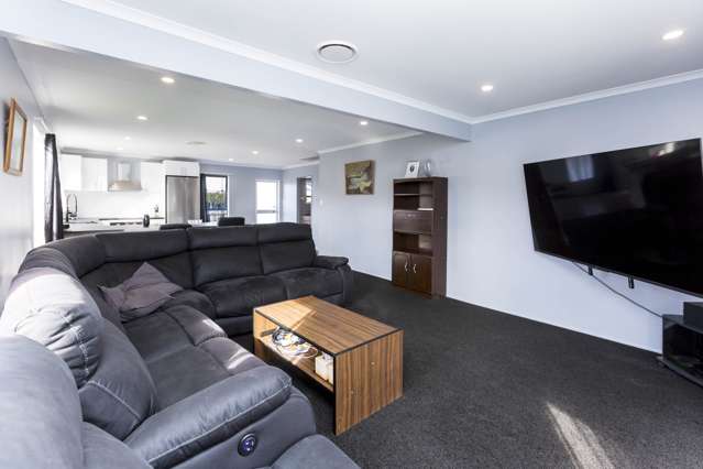 1 Wyoming Grove Totara Park_2