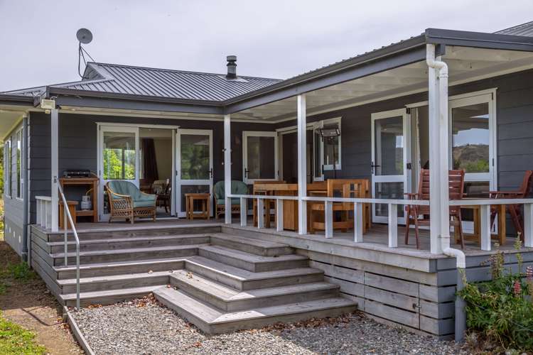 587 Gladstone Road Gladstone_1