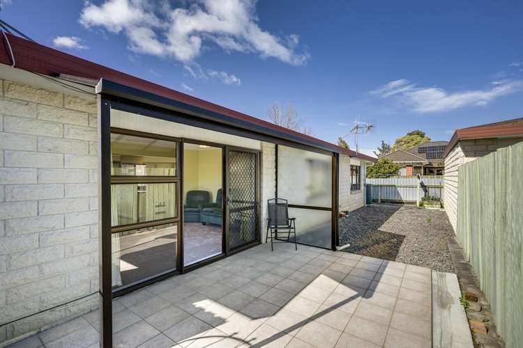 2/52 Avondale Road Taradale_14