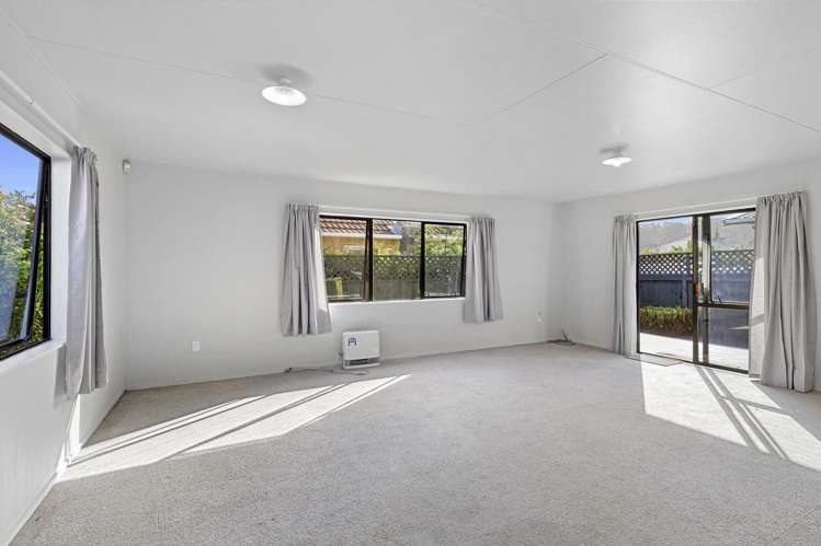 2/65 Wakefield Street Alicetown_6