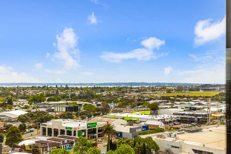 1010/20 Mccrae Way New Lynn_7