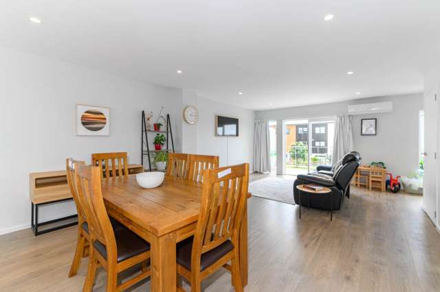 93 Bordeaux Parade Te Atatu South_3