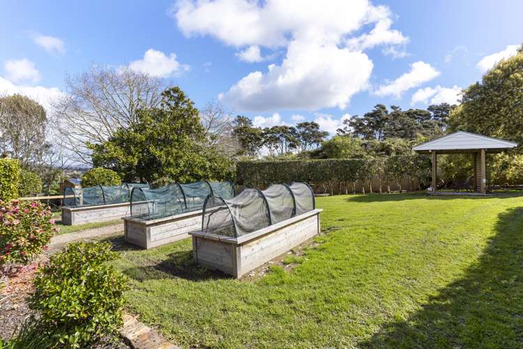 136 Attwood Road Paremoremo_10