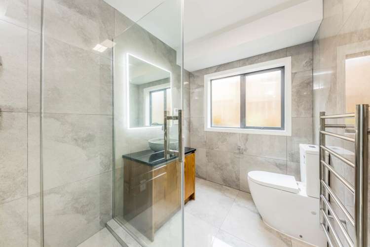 29 Casheltown Way Flat Bush_22