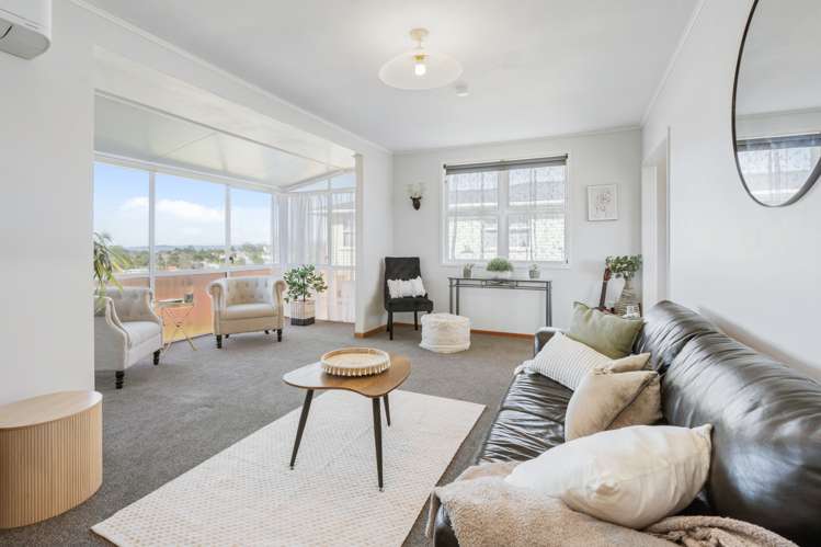 10 Ogle Crescent Kamo_7